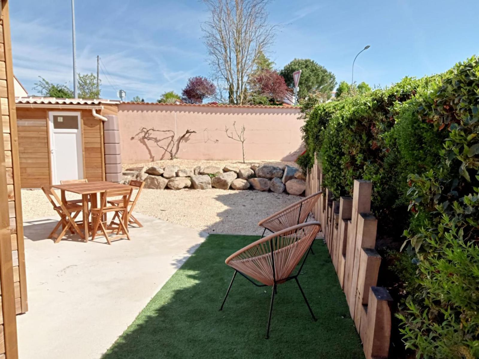Les Gites De Bellevue Nueil-sous-les-Aubiers Exterior photo